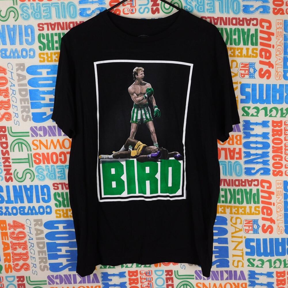Larry Bird Boxing Graphic T Shirt Size L Fan Favorite Boston Celtics